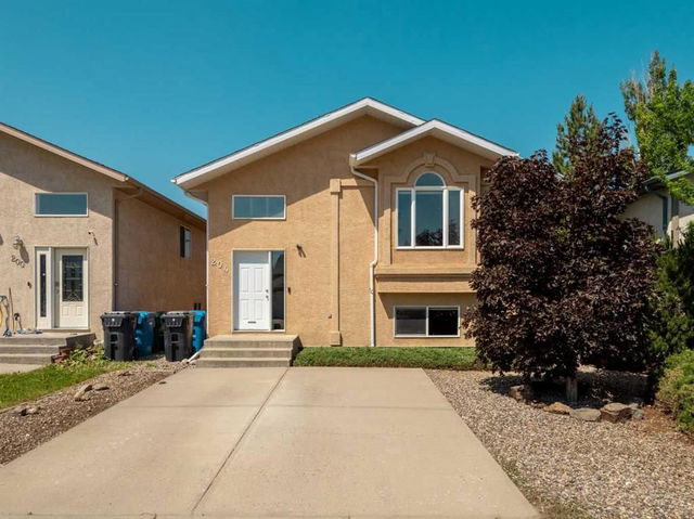 204 Blackfoot Circle West