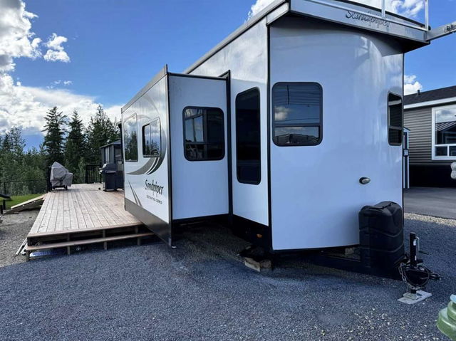 80B - 10032 township road 422