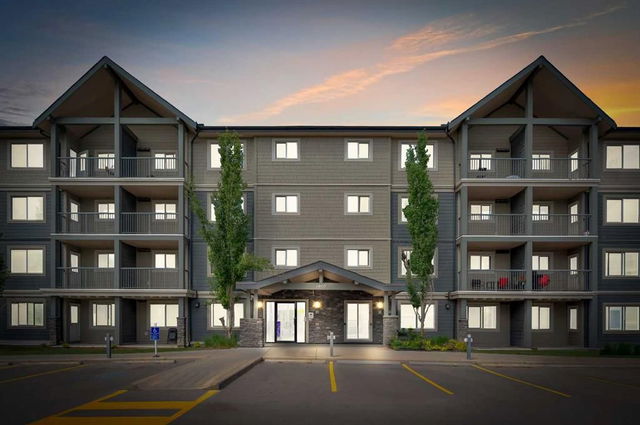 4215 - 181 Skyview Ranch Manor NE