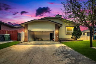 56 Castlefall Way NE
