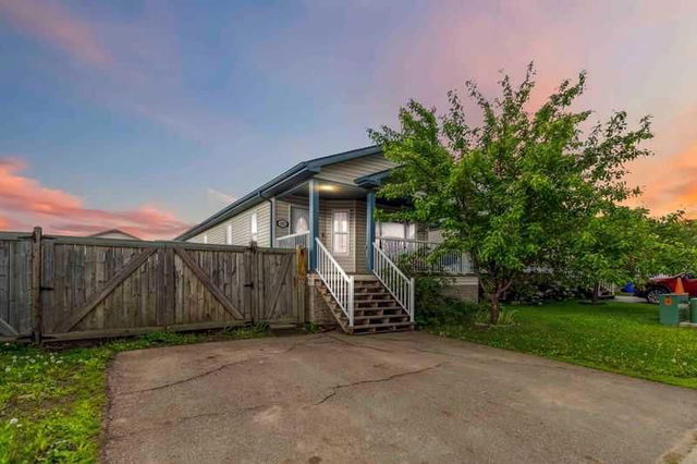 221 Ash Way