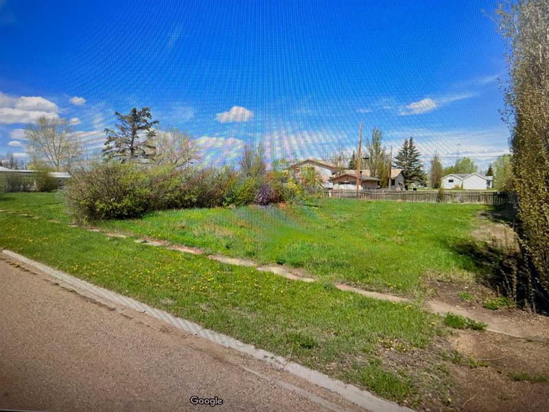 142 1 Avenue W