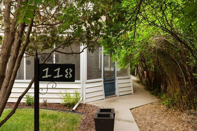 118 2 Street SW