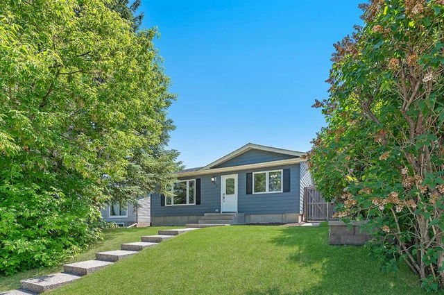 92 Macewan Park Road NW