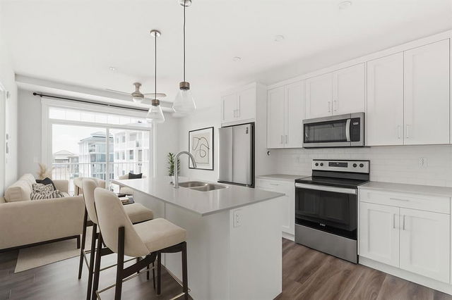 305 - 400 Auburn Meadows Common SE