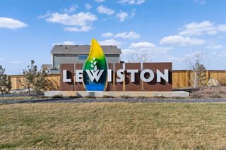 114 Lewiston Way NE