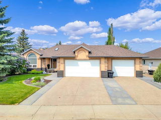 20 Lakes Close