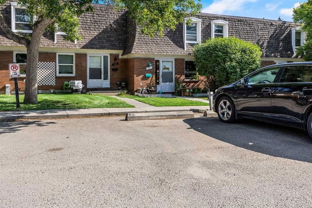 16 - 330 Canterbury Drive SW