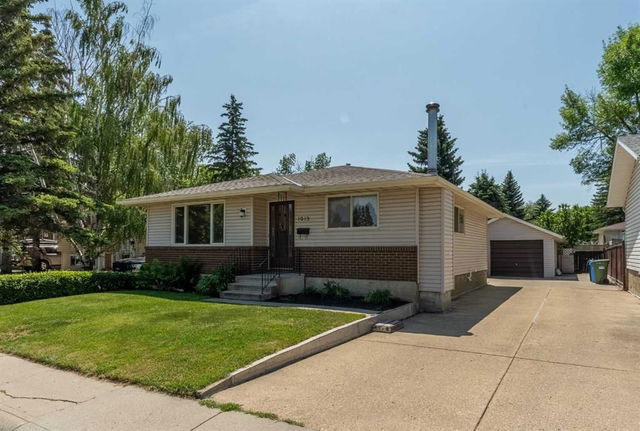 1015 Lysander Drive SE