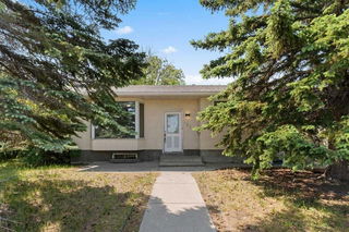 435 Manora Drive NE