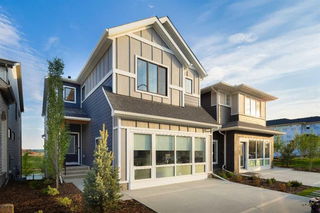711 Buffaloberry Manor SE