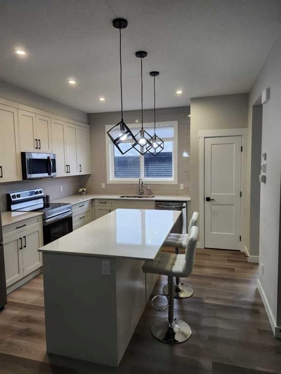 24 Silverton Glen Green SW