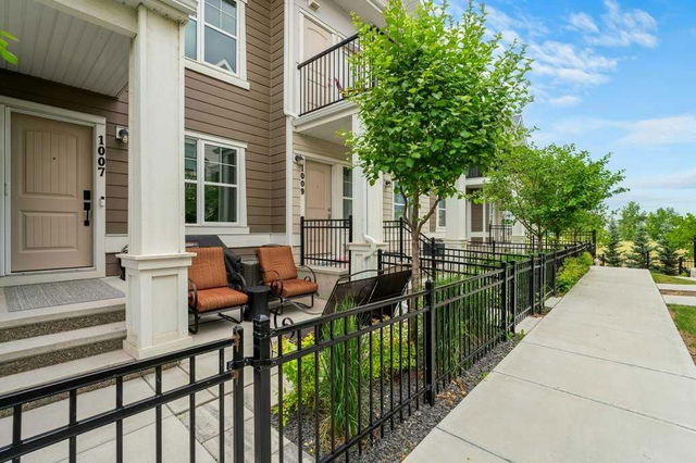 1007 Cranbrook Walk SE