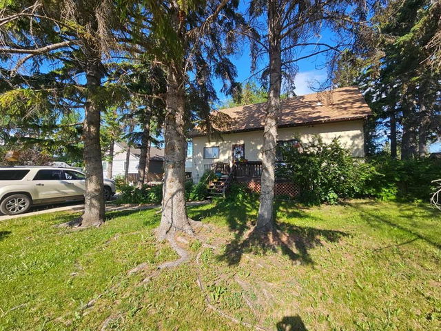 4535 46 Street