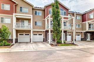 557 Redstone View NE