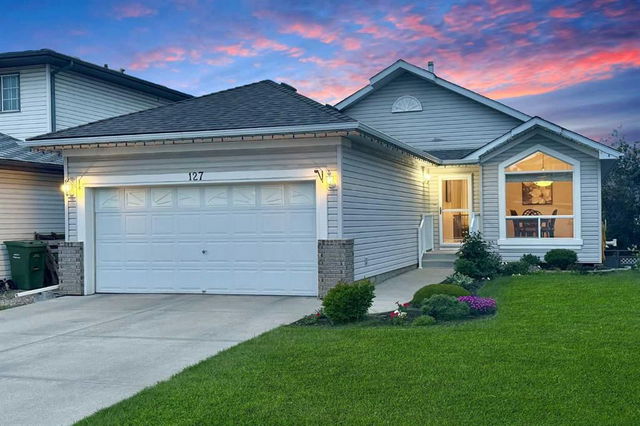 127 Arbour Ridge Close NW