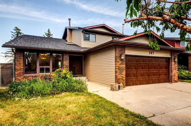 507 Bernard Mews NW