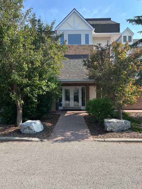 1120 - 950 Arbour Lake Road NW