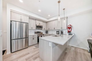 118 - 40 Carrington Plaza NW