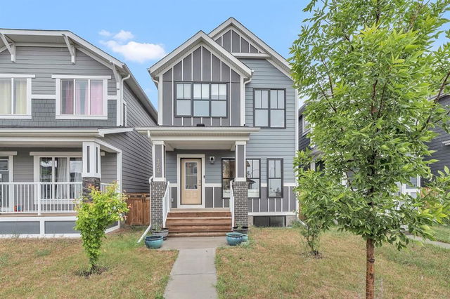 354 Magnolia Square SE