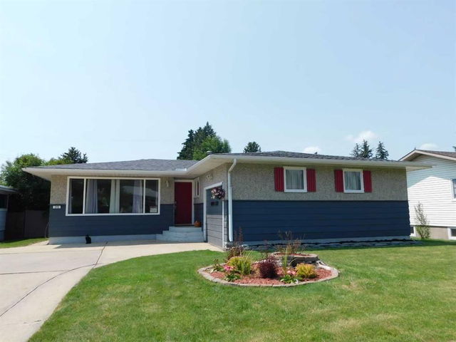 315 6 Street W