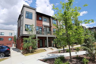 255 Greenbriar Common NW