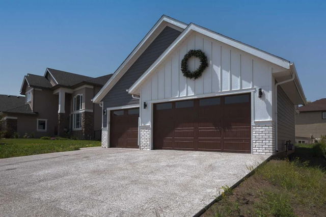 689 Muirfield Crescent