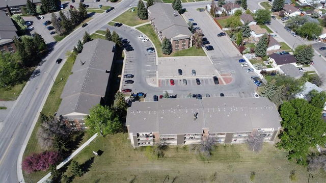 103 - 401 Columbia Boulevard W
