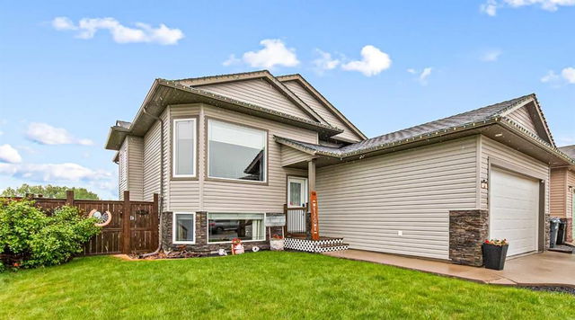 6 - 700 Carriage Lane Way