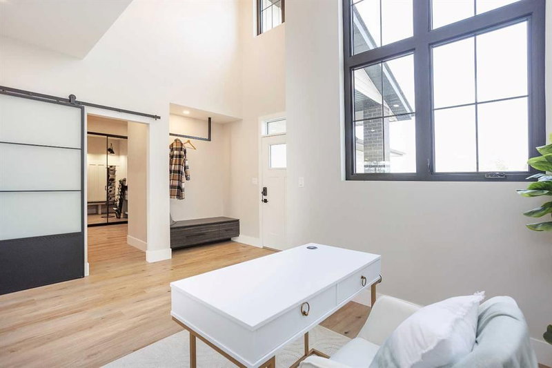 125 Emerald Drive, Red Deer, T4P 3G7 | Image 3