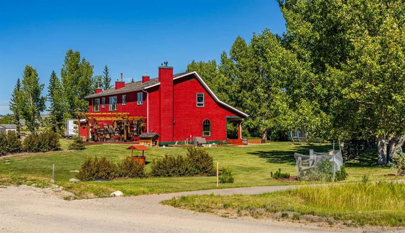 32 Aventerra Way, Rural Rocky View County, T3Z 0B1 | Image 2