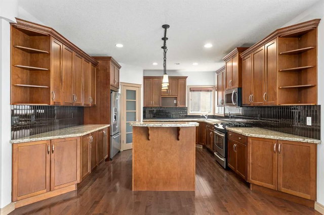 27 Royal Ridge Manor NW