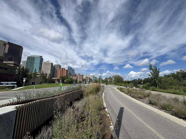 371 - 333 Riverfront Avenue SE