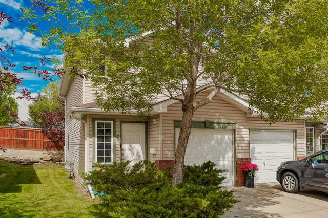 83 Country Hills Villas NW