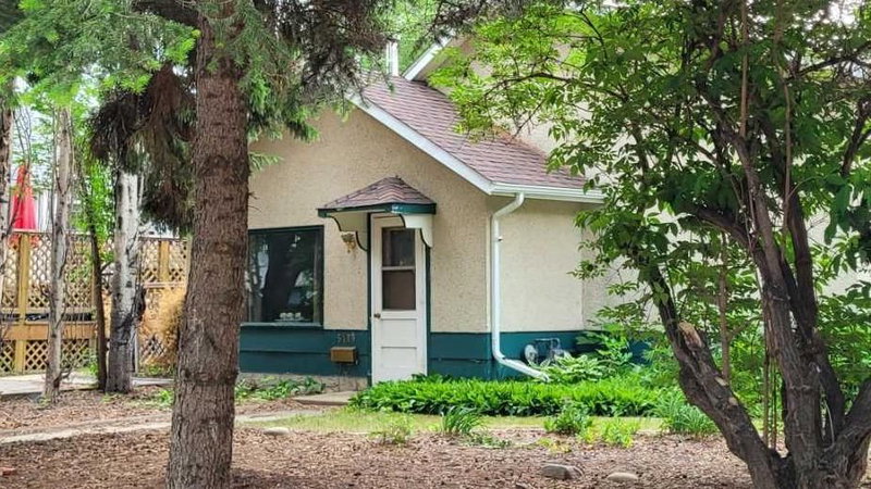 5489 51 Avenue, Lacombe, T4L 1K9 | Image 2