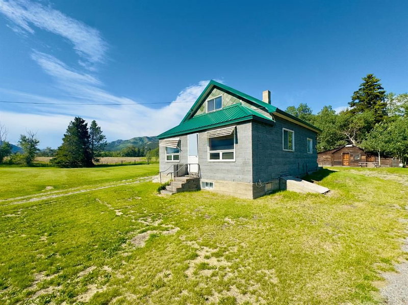 23005 27 Avenue, Bellevue, T0K0C0 | Image 2