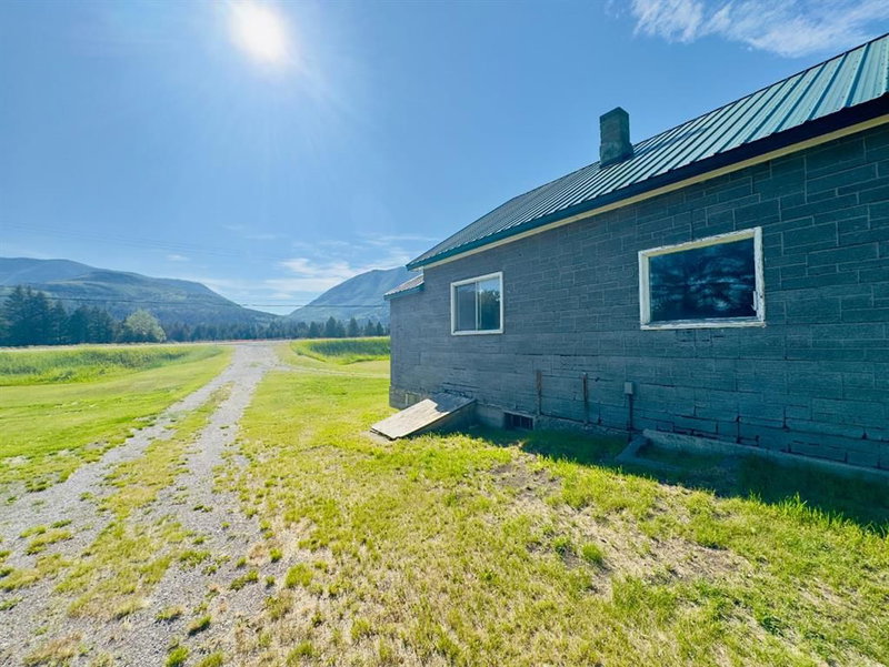 23005 27 Avenue, Bellevue, T0K0C0 | Image 3