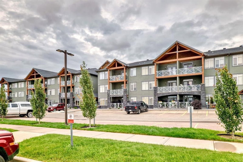 111 - 1005B Westmount Drive, Strathmore, T1P 0C3 | Image 2