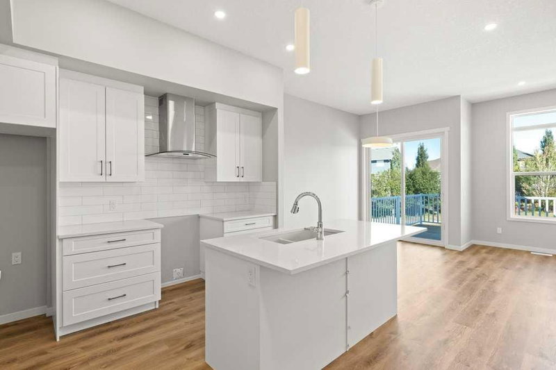 108 Monterey Bay SE, High River, T1V 0K3 | Image 2