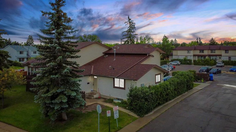 8 - 75 Templemont Way NE, Calgary, T1Y 5K8 | Image 2