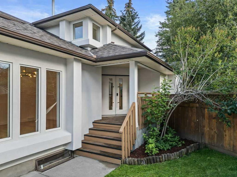 113 Straddock Terrace SW, Calgary, T3H 2T4 | Image 3