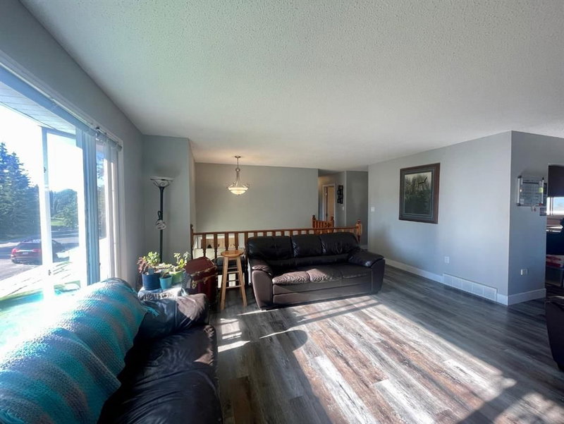 5301 15 Ave, Edson, T7E 1H2 | Image 2