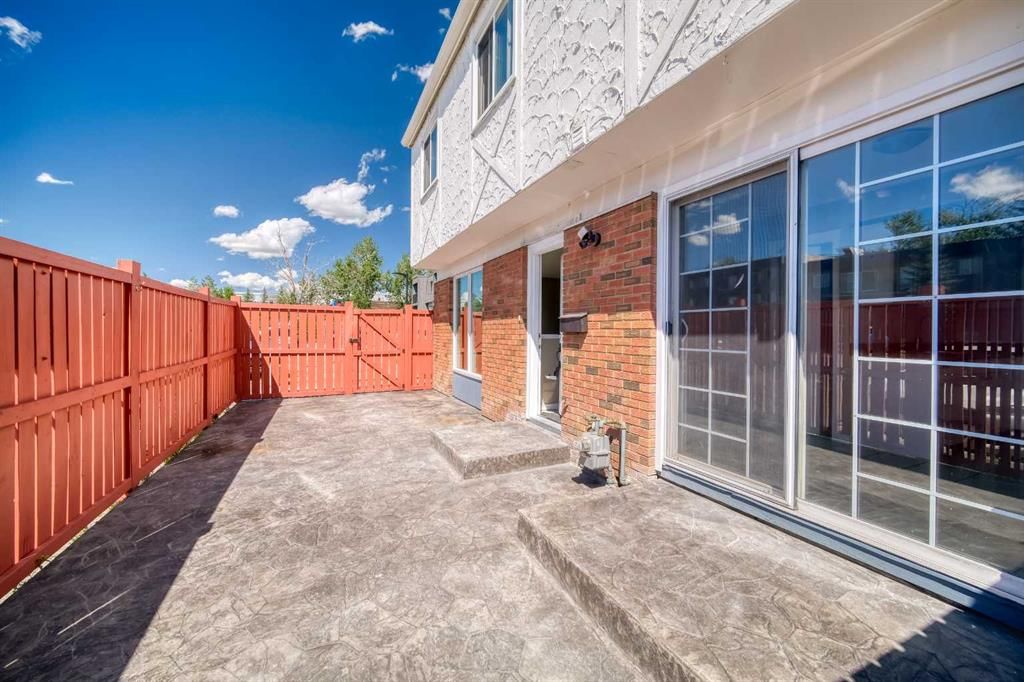Listing Image 3
