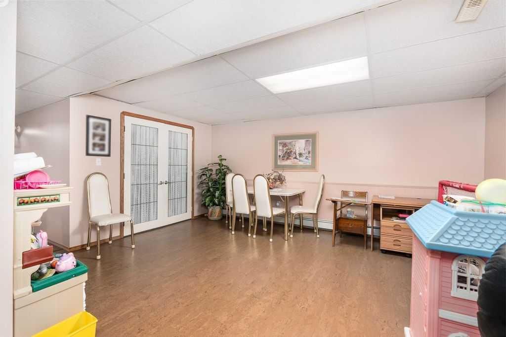 Listing Image 29