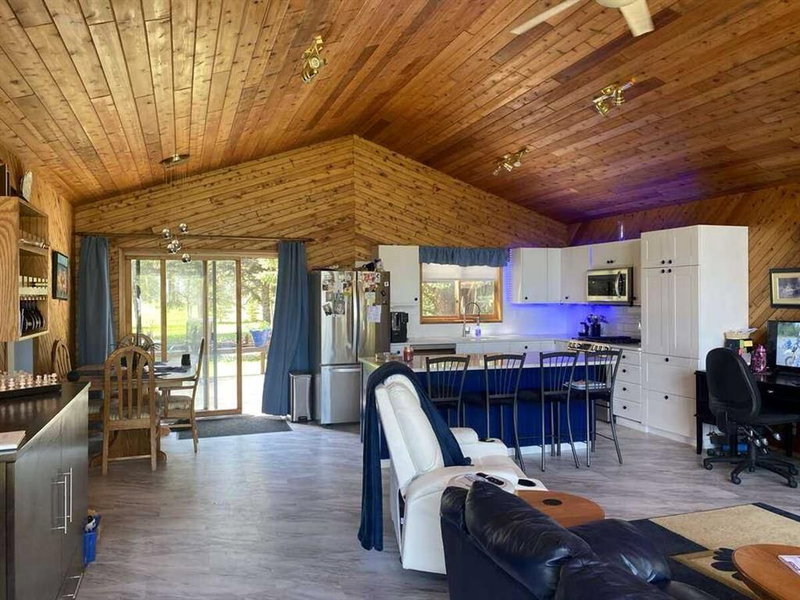 34 Lakeshore Drive