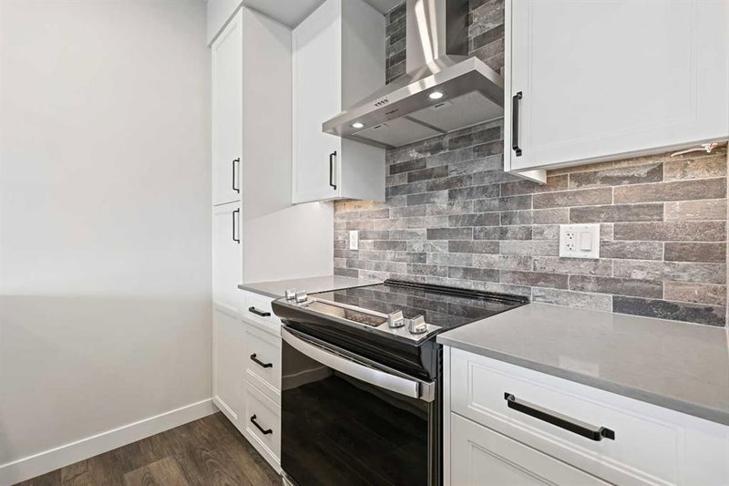 216 - 255 Les Jardins Park SE, Calgary, T2C 5W9 | Image 2