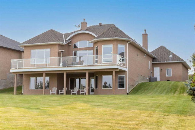 435 Rodeo Ridge, Calgary, AB | Property.ca