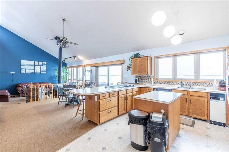 35 Lakeshore Drive, Grandview, T0C 2V0 | Image 3