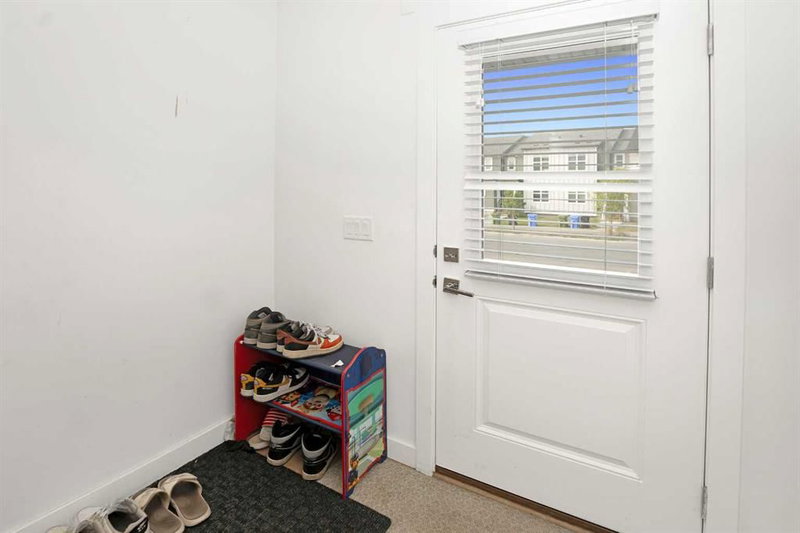 633 savanna Boulevard NE, Calgary, T3J2K2 | Image 3