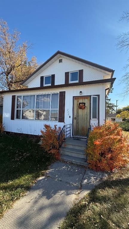 215 5 Avenue W, Hanna, T0J 1P0 | Image 2